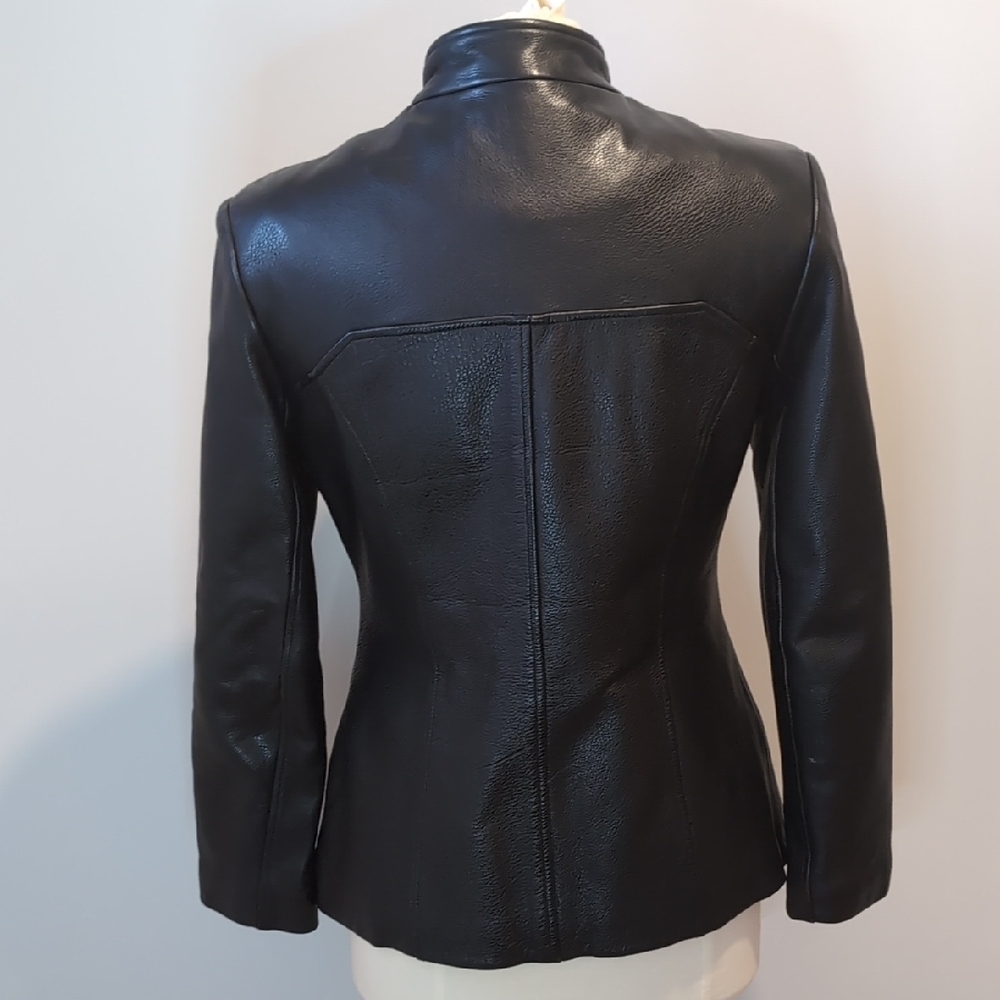 Vintage Danier Black Leather Zip-Front Fitted Jacket - Picture 6 of 14